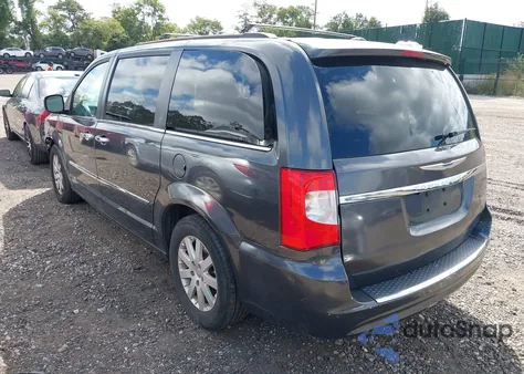 2016 Chrysler Town & Country Touring z USA, uszkodzony, nr VIN 2C4RC1BG3GR166480